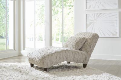 Mondo Chaise Lounge