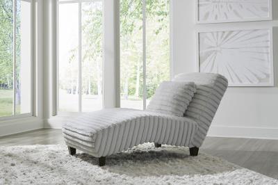 Mondo Chaise Lounge