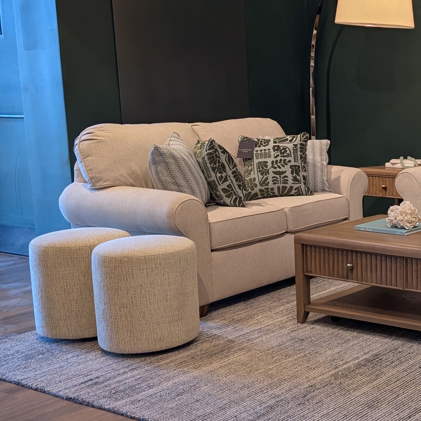 Flexsteel Thornton Loveseat