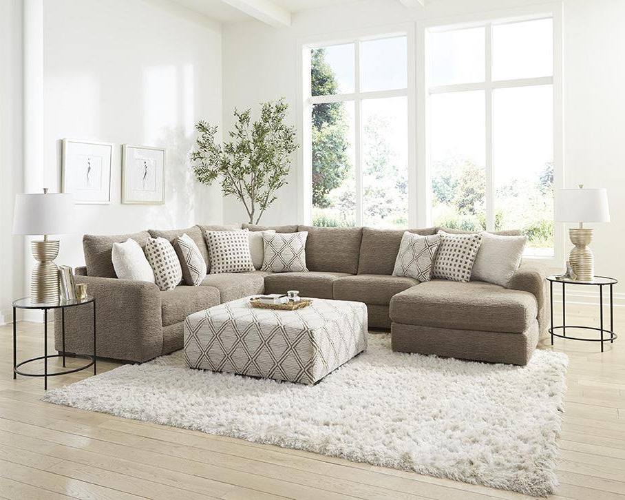 672 3 Piece Sectional