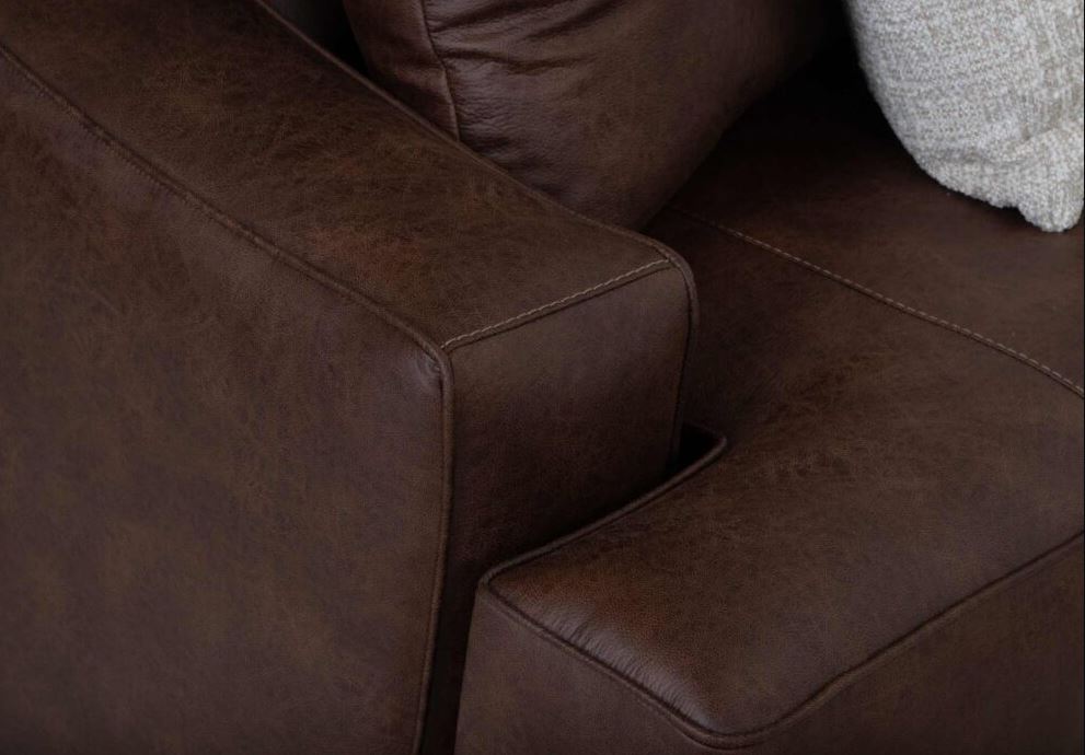 Highlands Sectional w/ Reverse Chaise