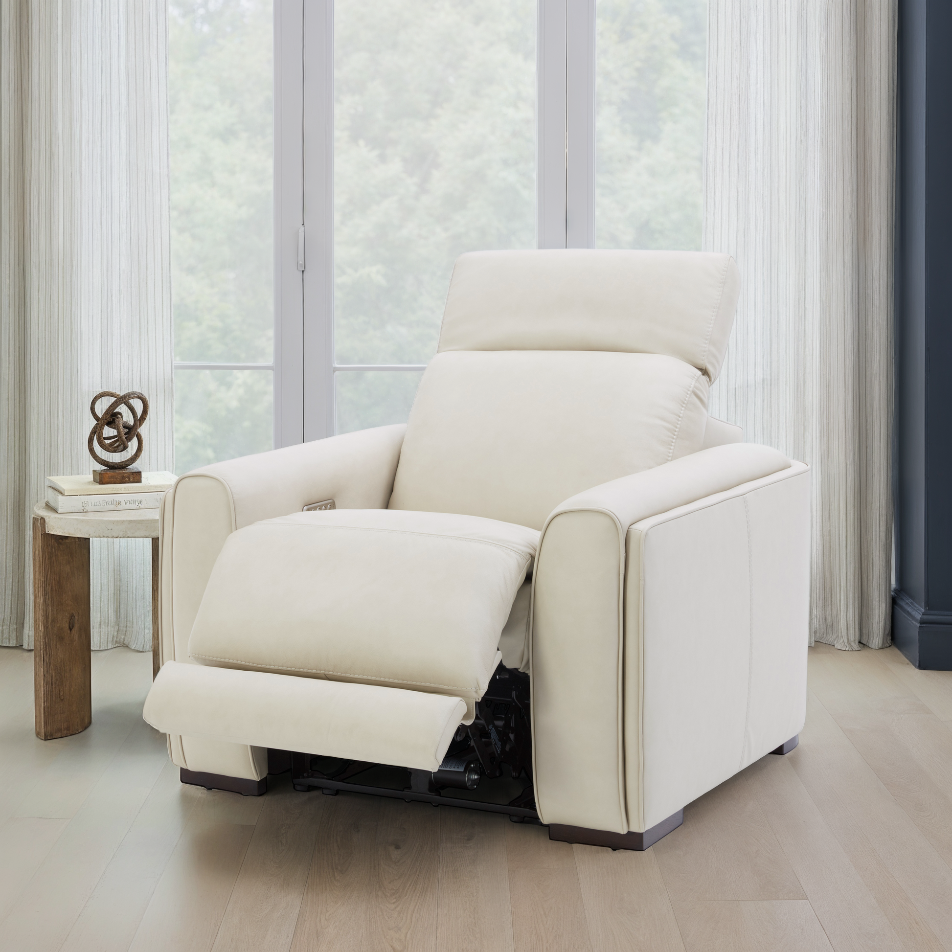Flexsteel Sola Power Recliner with Power Headrest, Lumbar, Heat & Massage