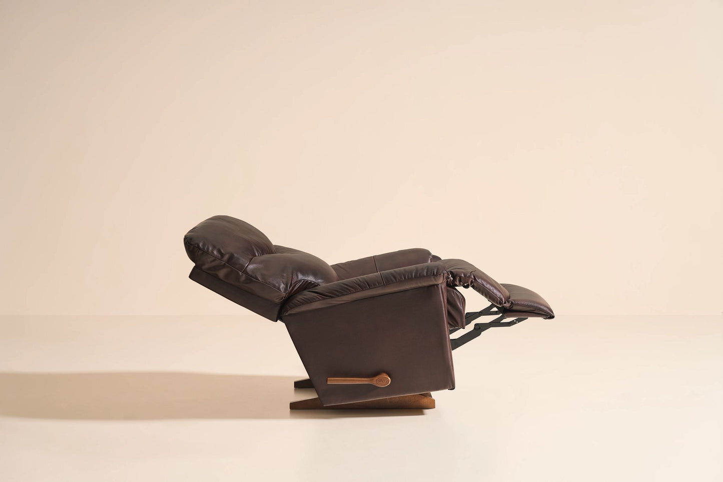 James Leather Recliner — Yellowstone Walnut — view 46