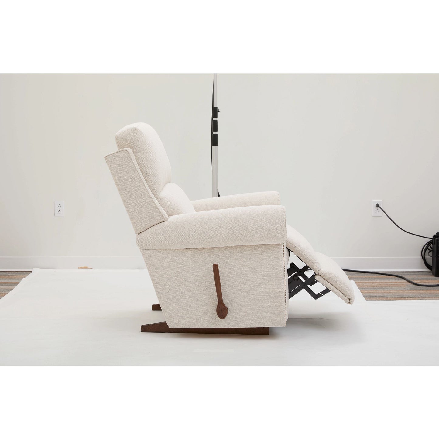 Dutton Recliner — i-Rockport Linen — view 46