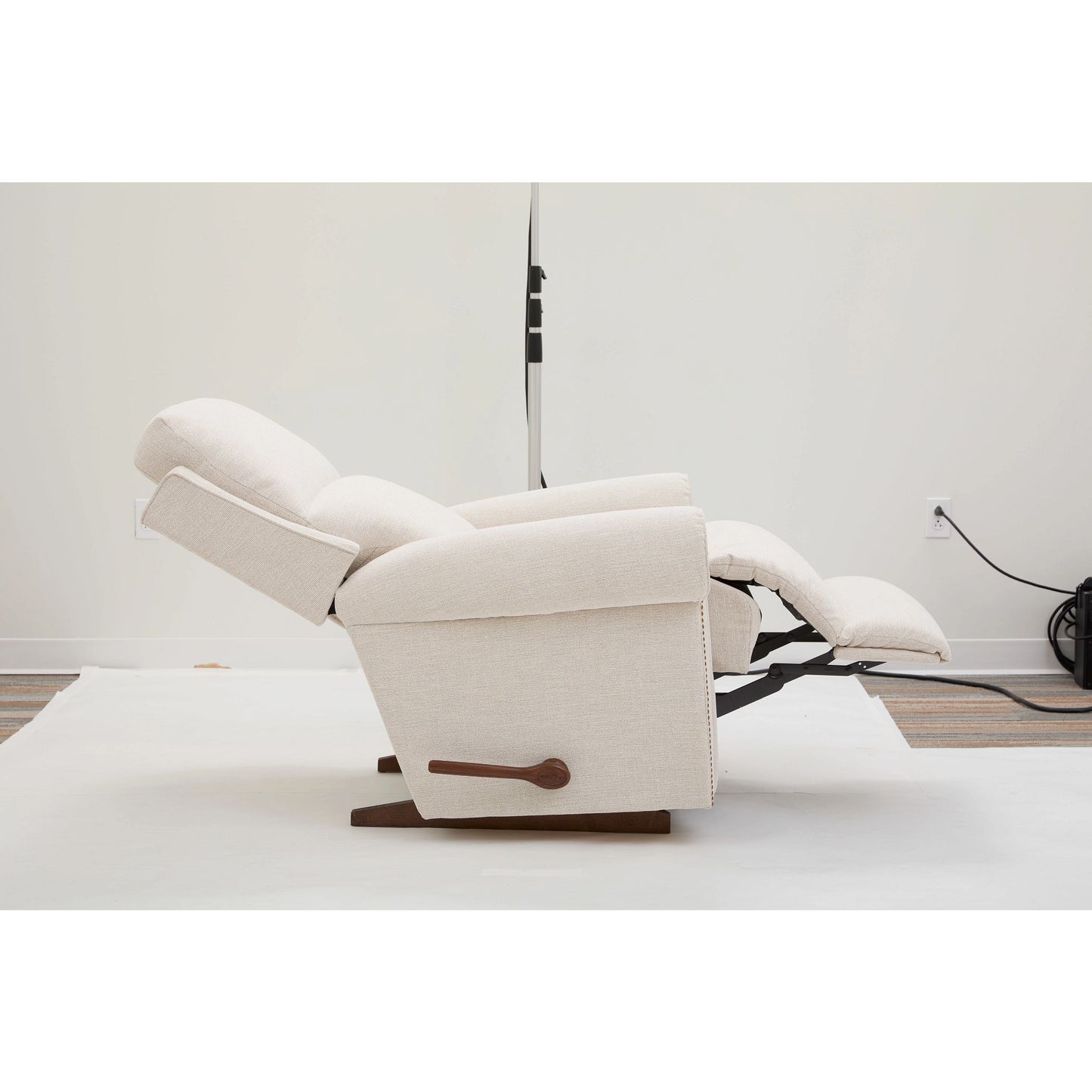 Dutton Recliner — i-Rockport Linen — view 47