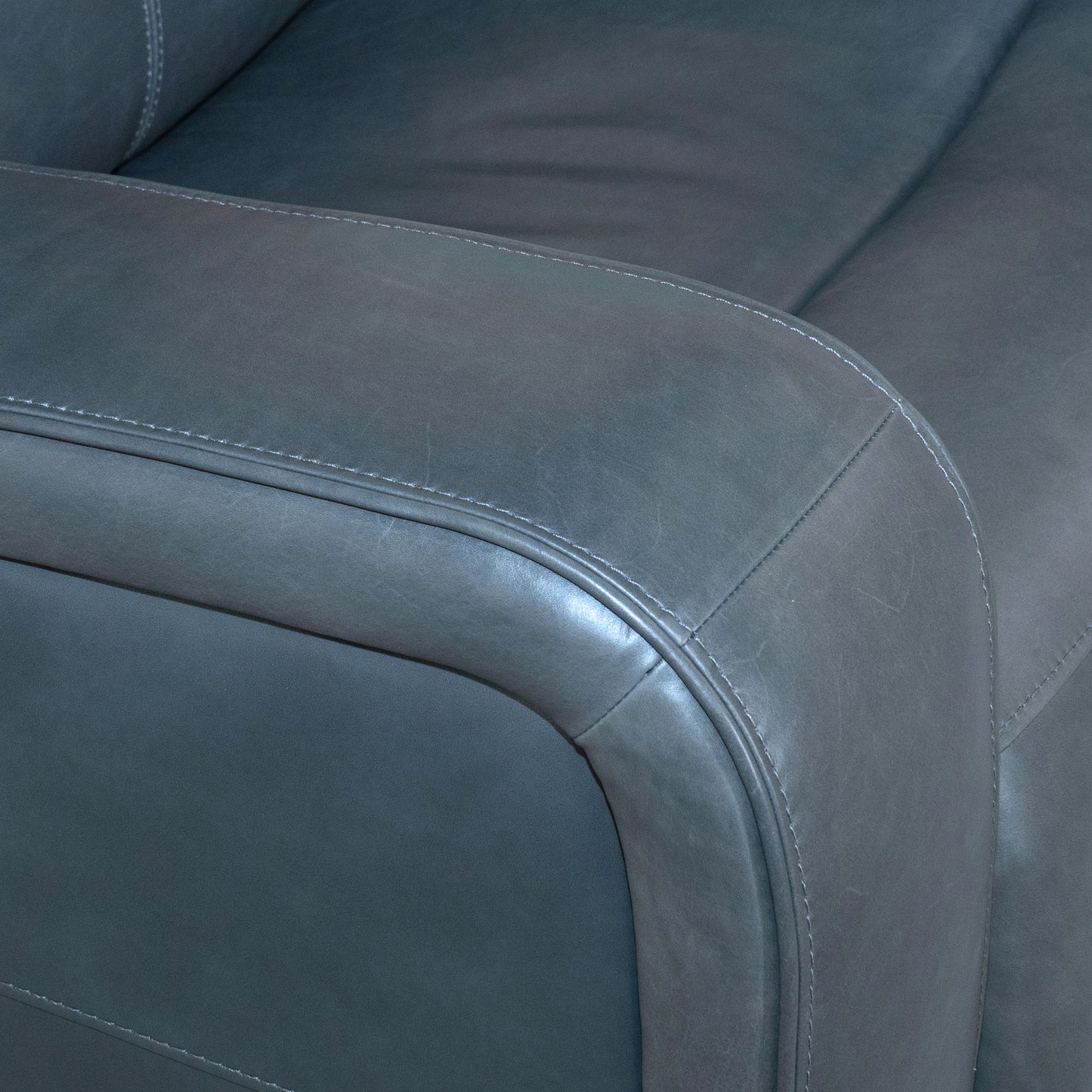 Flexsteel Oasis Power Recliner with Power Headrest, Lumbar, Heat & Massage