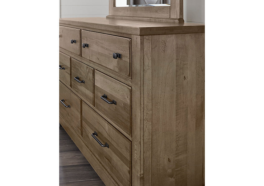 DRESSER - 7 DRAWERS