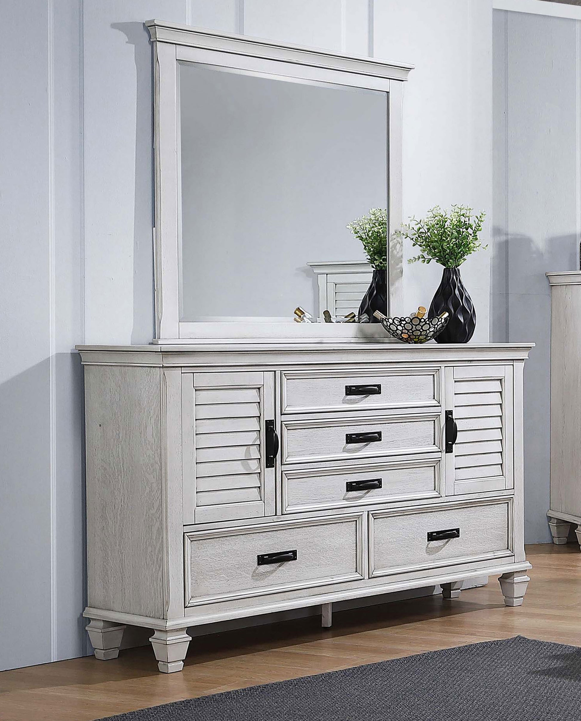 Franco 5-Drawer Dresser Antique White Franco 5-Drawer Dresser Antique White
