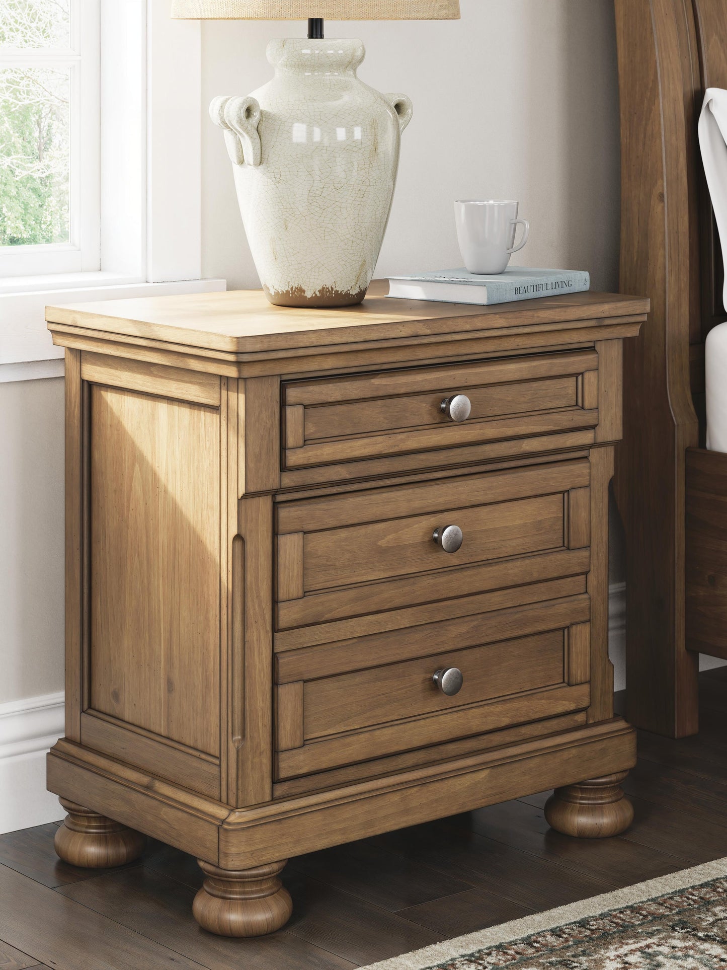 Feddinger King Panel Bed with Mirrored Dresser, Chest and Nightstand